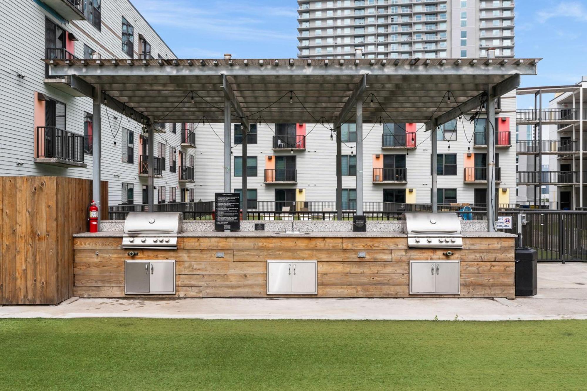 Lodgeur Midtown, Houston - Close To Downtown & Texas Medical Center Екстериор снимка